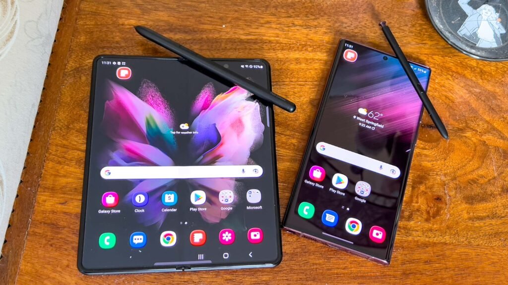 Samsung Galaxy S22 Vs Samsung Galaxy Z Fold 3